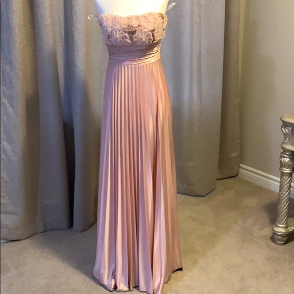 Never worn David’s Bridal Bridesmaid Blush Strapless Dress - Picture 2 of 10